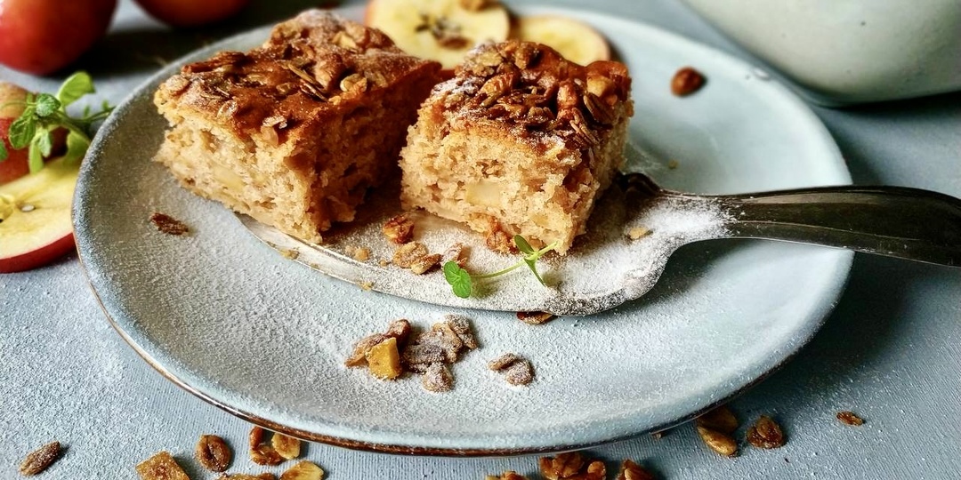 Яблочный пирог с гранолой