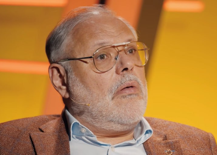 «А цены как выросли?»: Хазин глаза в глаза «размазал» экономиста, заявившего о волне роста зарплат в России