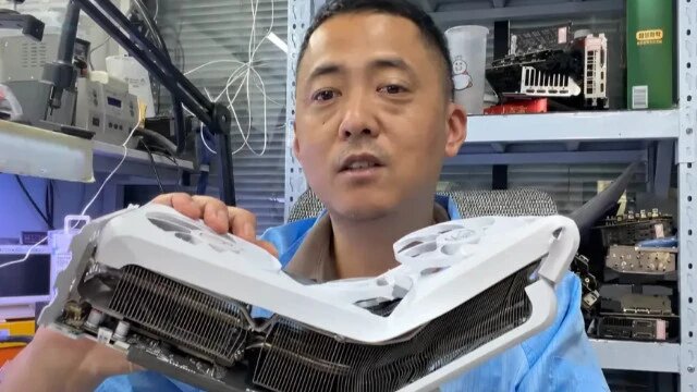 Согнутая пополам в автокатастрофе RTX 5060 Ti ожила после ремонта памяти