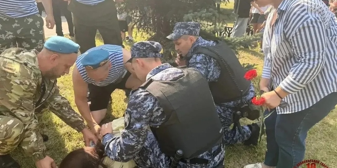 В Ярославле росгвардейцы спасали беременную женщину