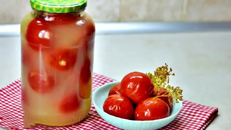 Соленые помидоры на зиму – квасим под закатку