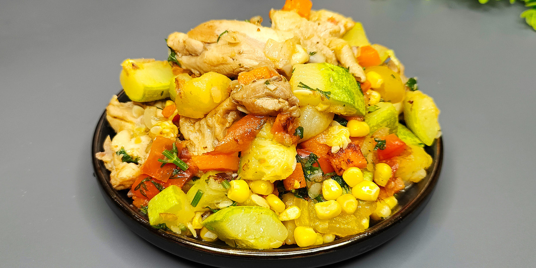 Очень яркое и вкусное рагу из овощей, грибов и мяса: простой рецепт на каждый день