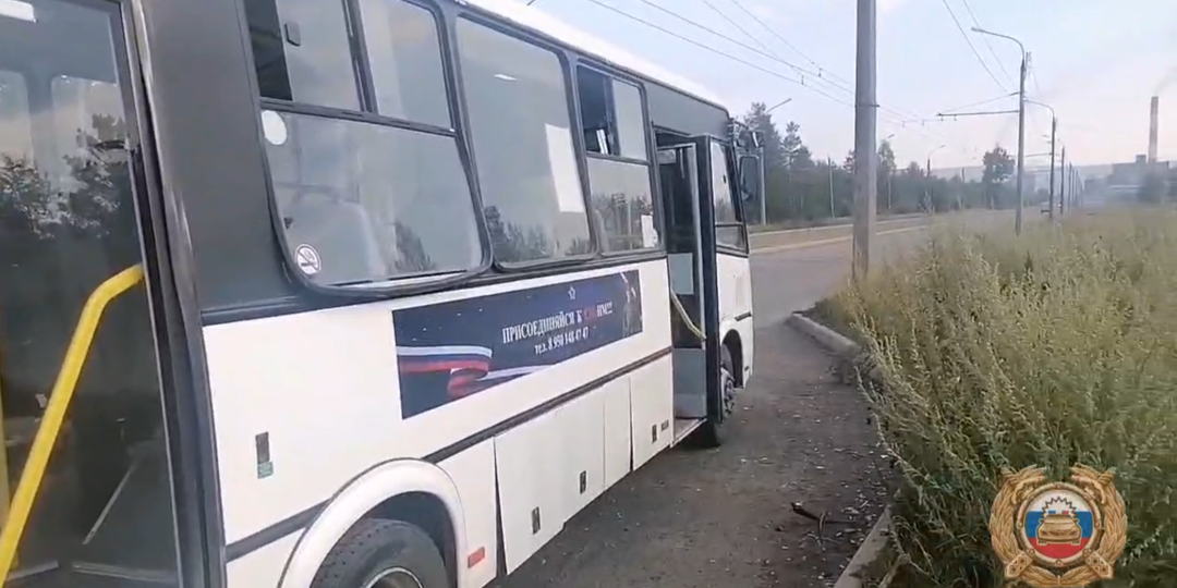 Грузовик протаранил автобус с 25 пассажирами в центре Братска