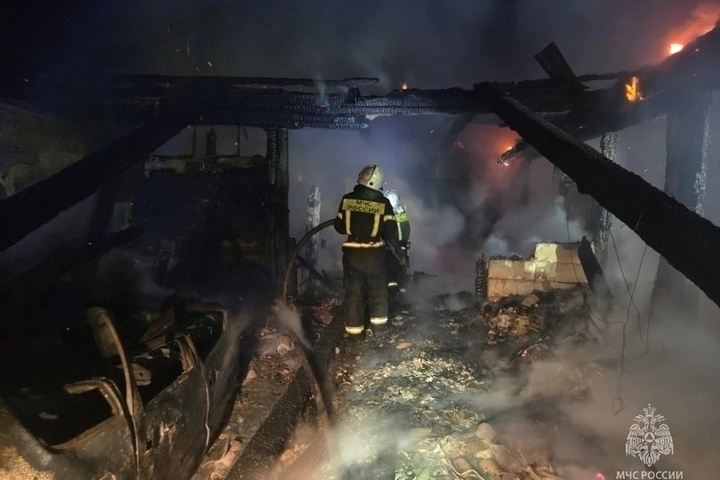 Склад с зерном сгорел в ночном пожаре в Алтайском крае