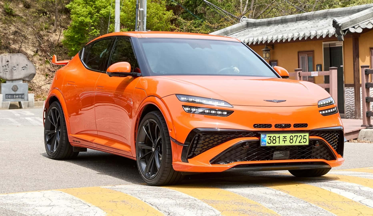 Genesis GV60 Magma