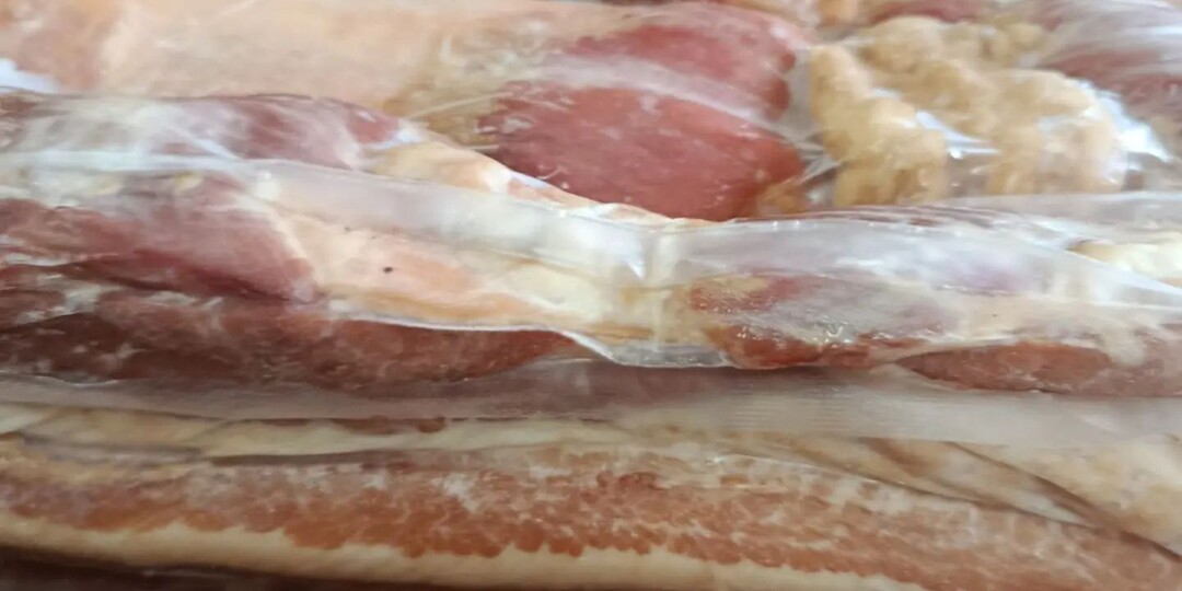 В "Светофоре" вчера было новое поступление: овощи и мясо привезли. Маленький обзор-дополнение к предыдущему.