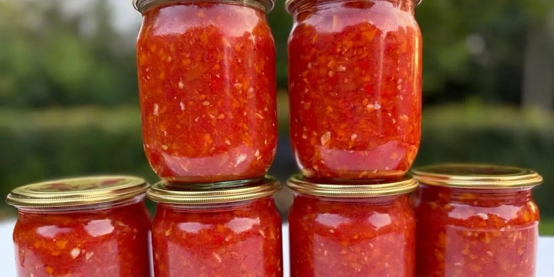 Рецепт горячей аджики от прабабушки: всего 40 минут готовки, а вкуснотища изумительная