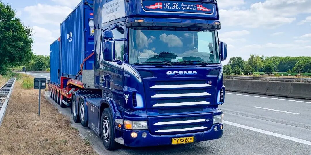 3 миллиона километров, 1 владелец и живой V8, как легендарный Scania R500 Topline отработал 21 год без капремонта