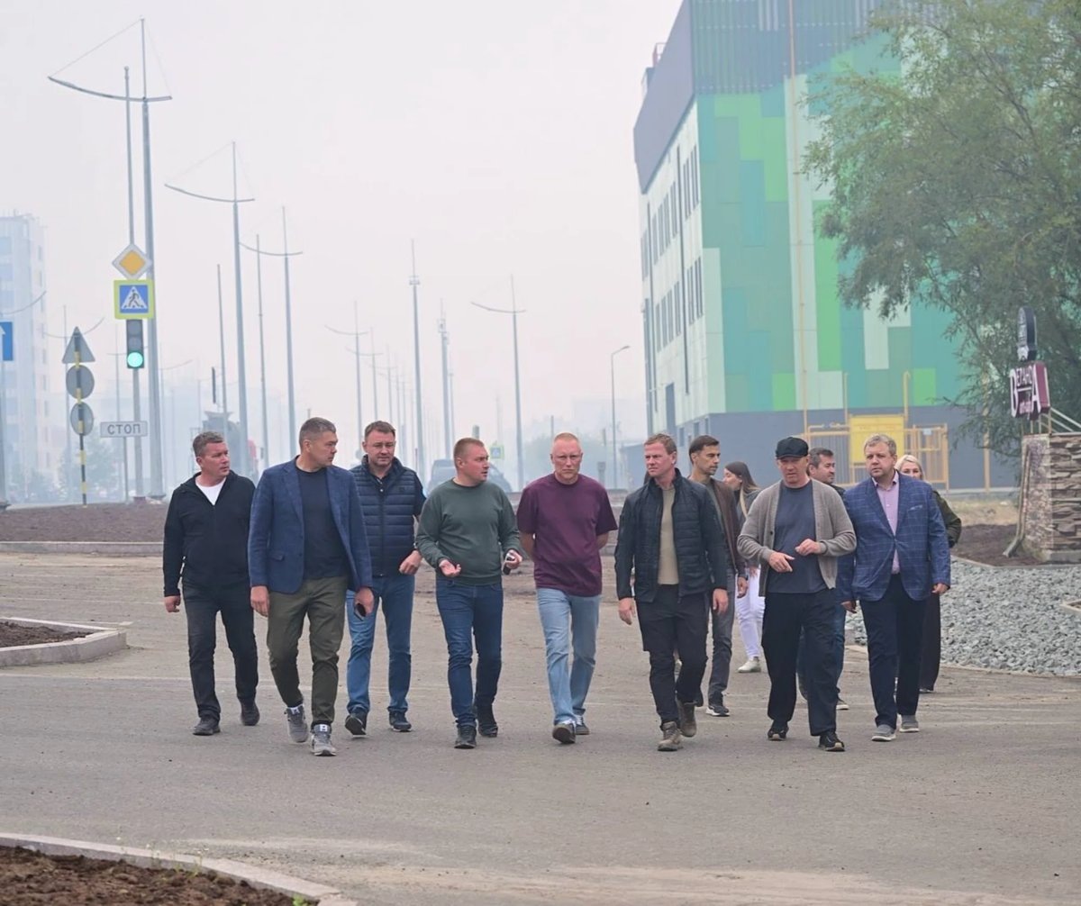    Глава Нового Уренгоя Колодин провел рабочий выезд в задымленном городе