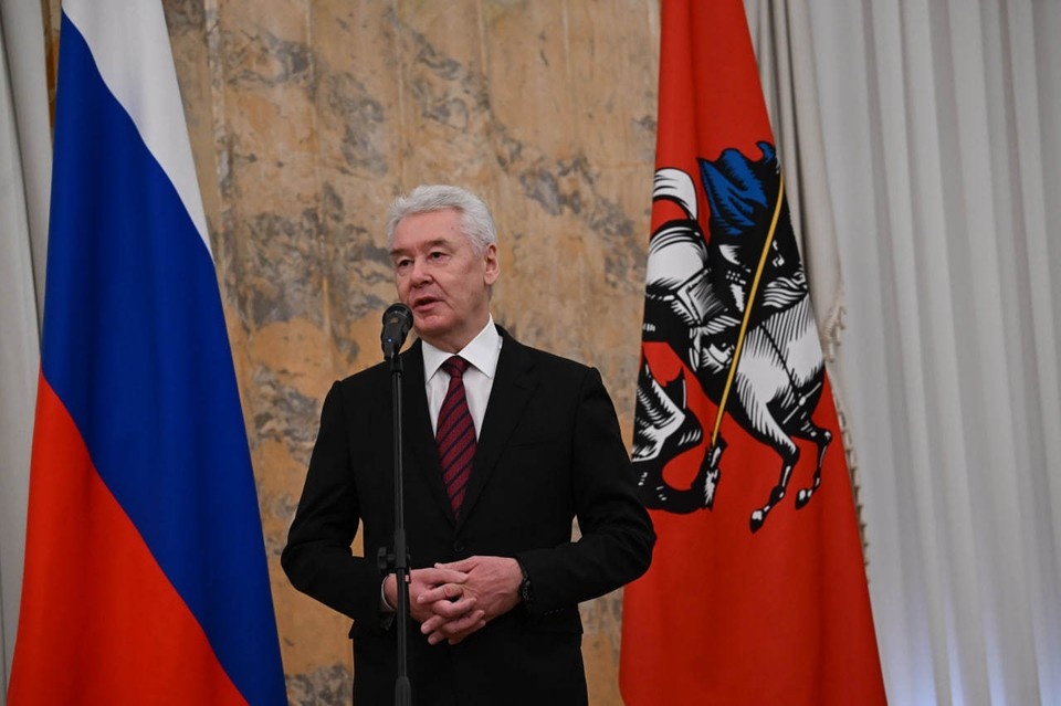    Собянин назвал никчемными и ненужными разговоры о мобилизации экономики Иван МАКЕЕВ