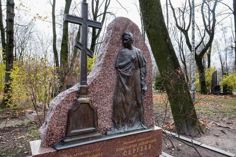 Владислав Стржельчик и другие замечательные артисты похороненные на «Литераторских мостках»
