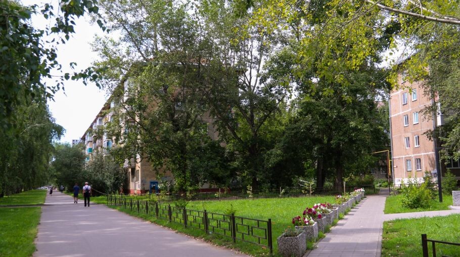 Сквер на Антона Петрова: как выглядит самая "молодая" зеленая зона Барнаула. Фото