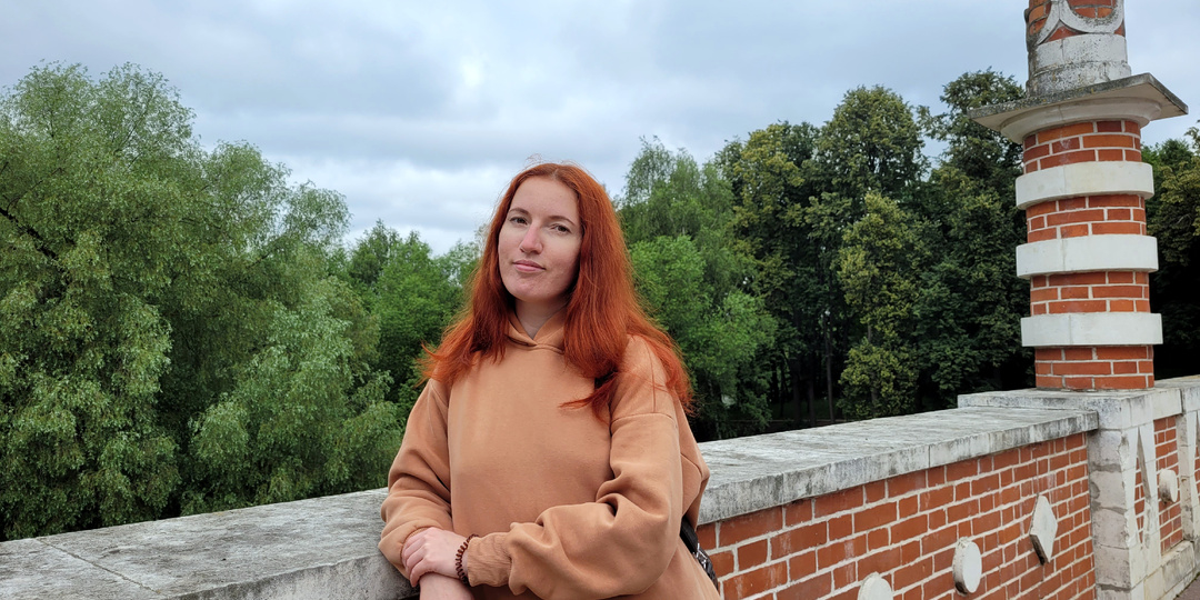 Вам тоже приходится диктовать фамилию по слогам?