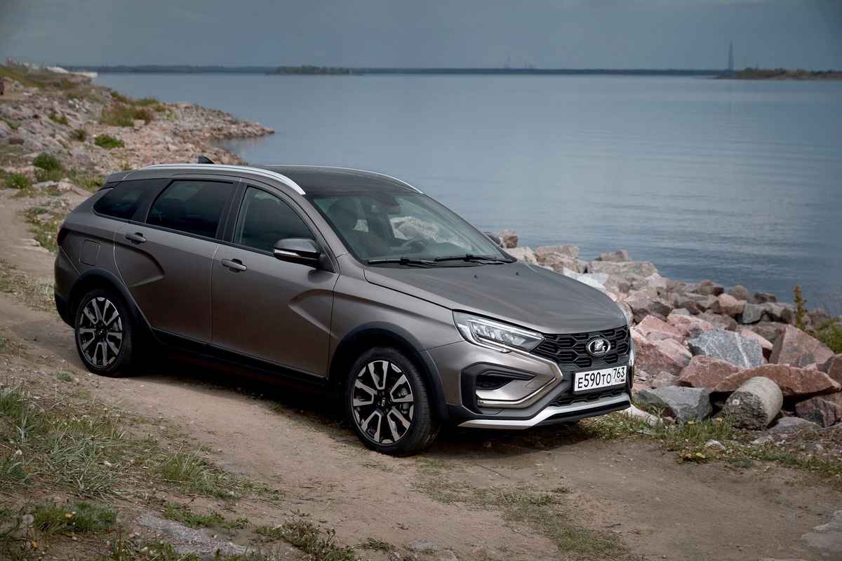    Lada Vesta SW Cross Techno   
Lada