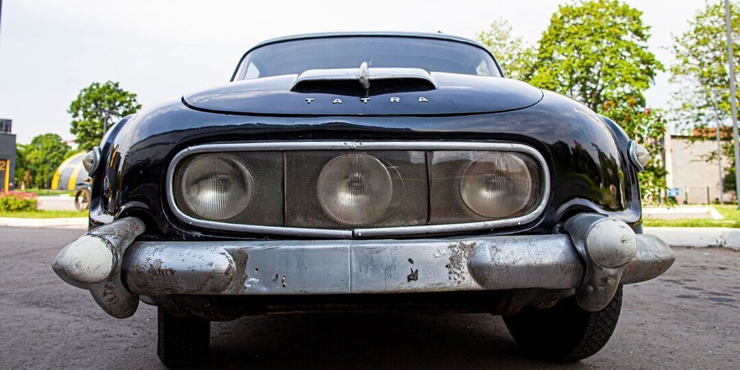 7 самых странных дизайнов фар в истории автомобилестроения