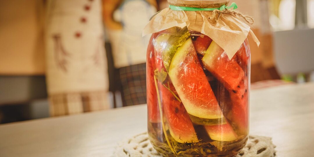 Соленые арбузы на зиму в банках — простой рецепт хрустящей и вкусной заготовки