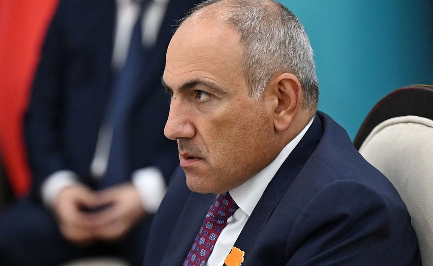 Пашинян заявил, что подумает над идеей создания альтернативы ЕС и ЕАЭС во главе с Арменией