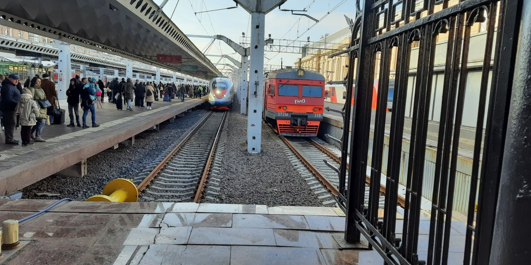 Вопреки мировым тенденциям: Московский вокзал Петербурга закрывается для электричек