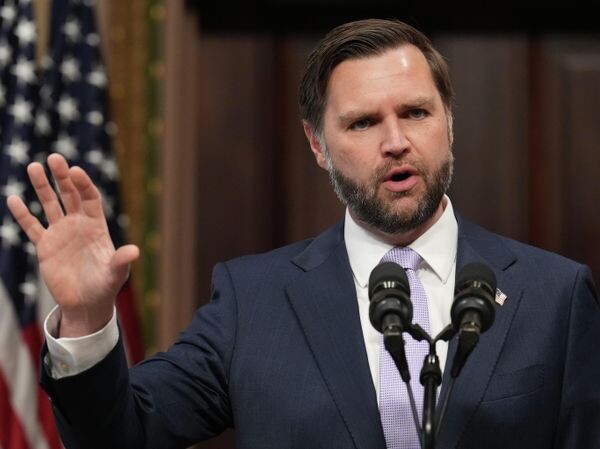 Вэнс считает, что США добились прогресса в переговорах с Ираном