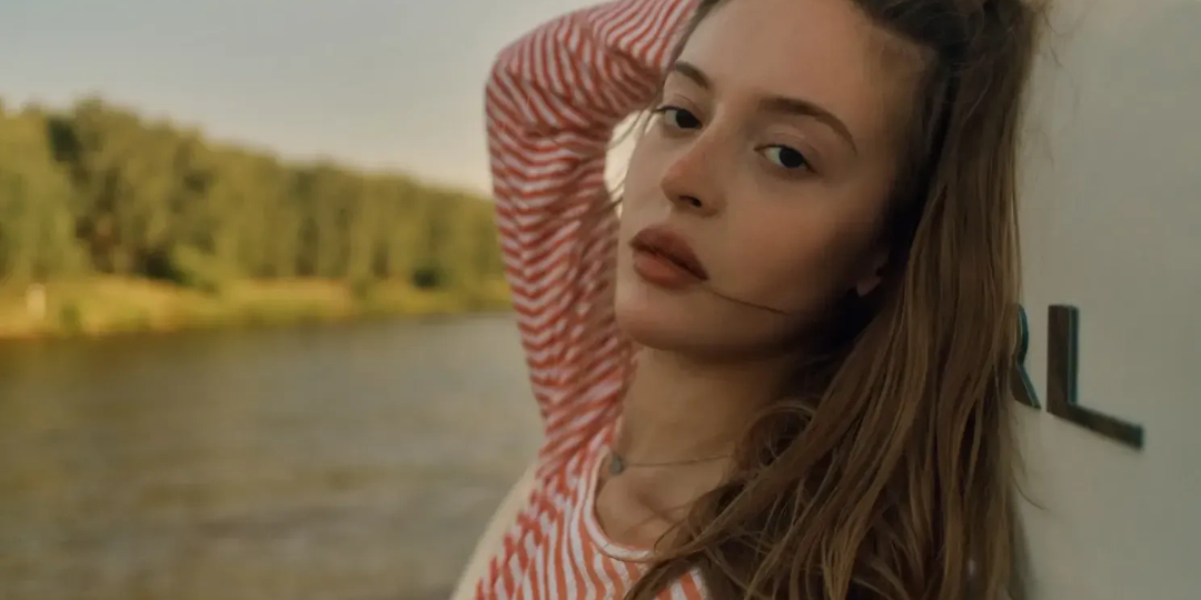 23-летняя внучка Никиты Михалкова показала мужа и сына