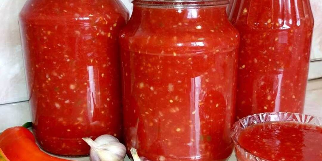 "Твой муж оближет тарелку": соседка дала семейный рецепт аджики. Вкуснейшее лакомство за 30 минут
