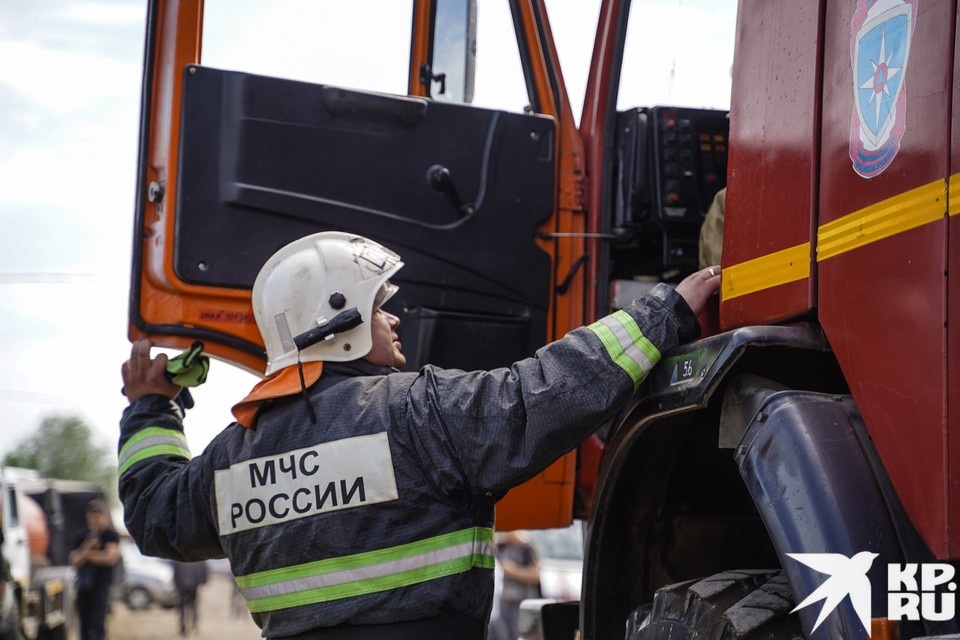    Сотрудники МЧС ликвидировали пожары в Запорожье. Светлана МАКОВЕЕВА