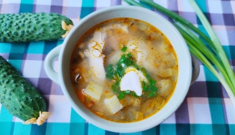 Как приготовить вкусный рассольник с солеными огурцами и перловкой: советы и рекомендации