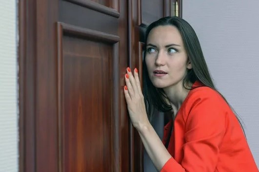 Я случайно услышала разговор мужа и сначала не поверила своим ушам… А потом поняла, что он всё это время скрывал...