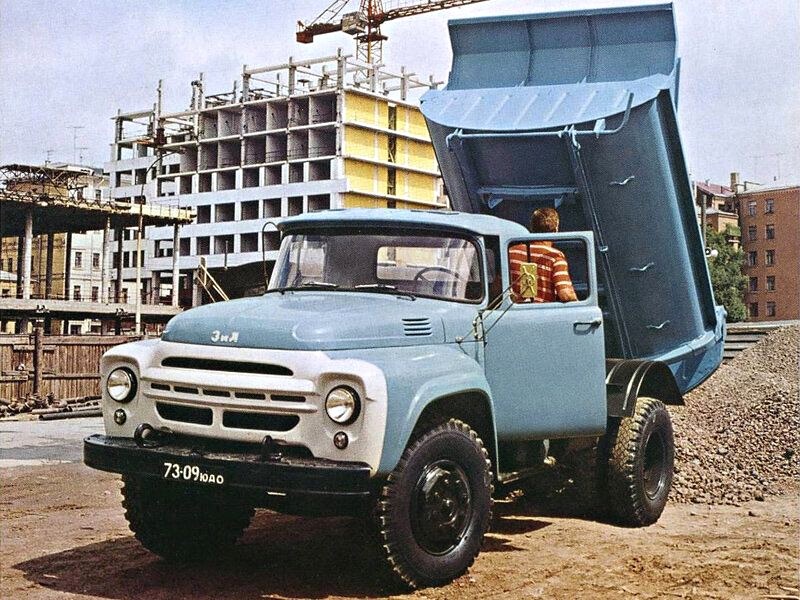 Для чего на ЗИЛ-130 поставили скруглённый кузов? Рассказываю