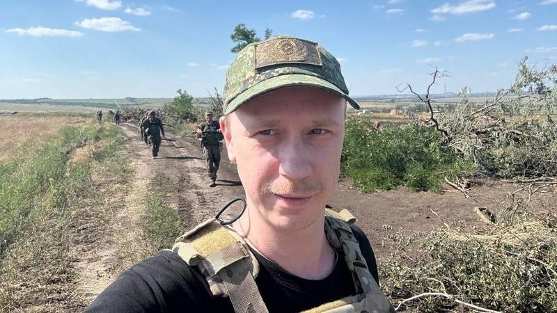 Это мой друг и коллега Дмитрий Розанов — военный психолог, капитан