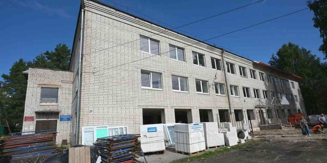 Капитальный ремонт школы в поселке Матросы продолжается