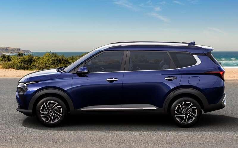 Kia Carens📷

