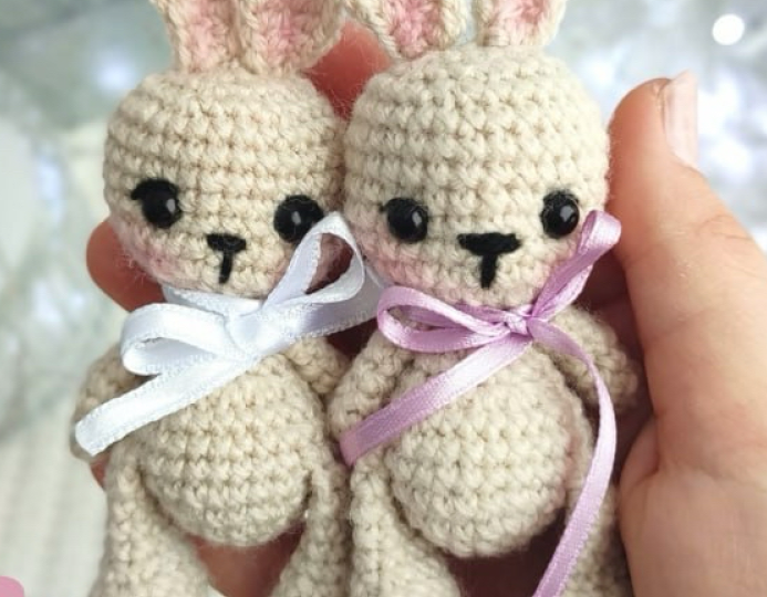 Вяжем игрушку амигуруми. Милый маленький зайка 🐰, подробный Мастер-класс.