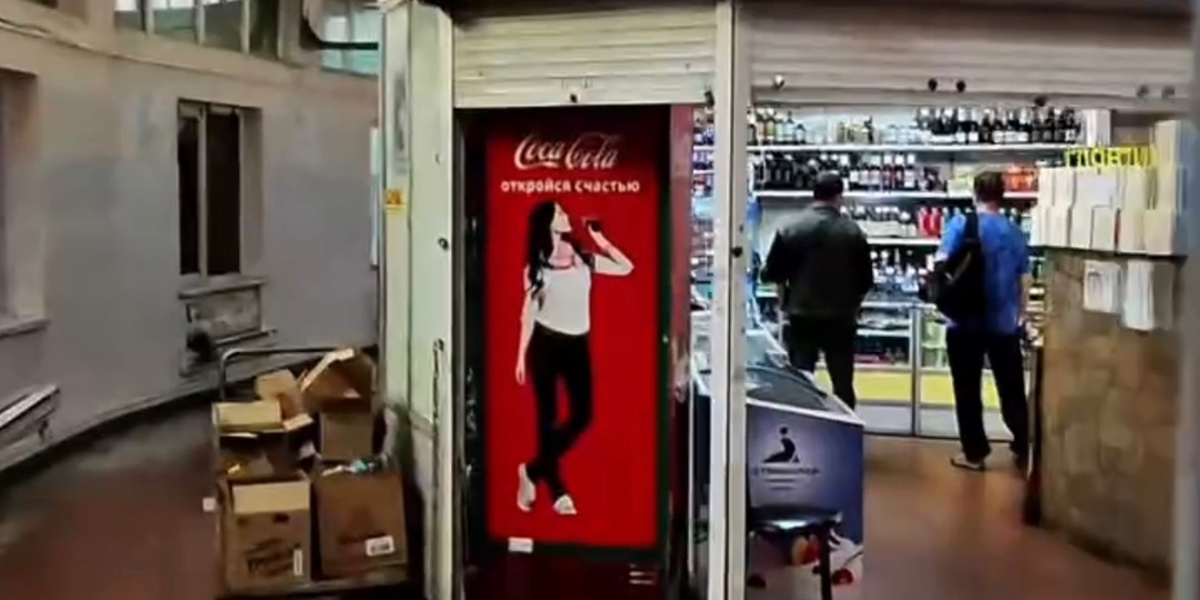 Самый обветшалый ТЦ Питера 😩