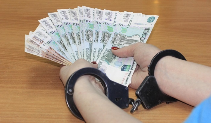 В Красноярске невменяемая сотрудница банка похитила 107 млн рублей