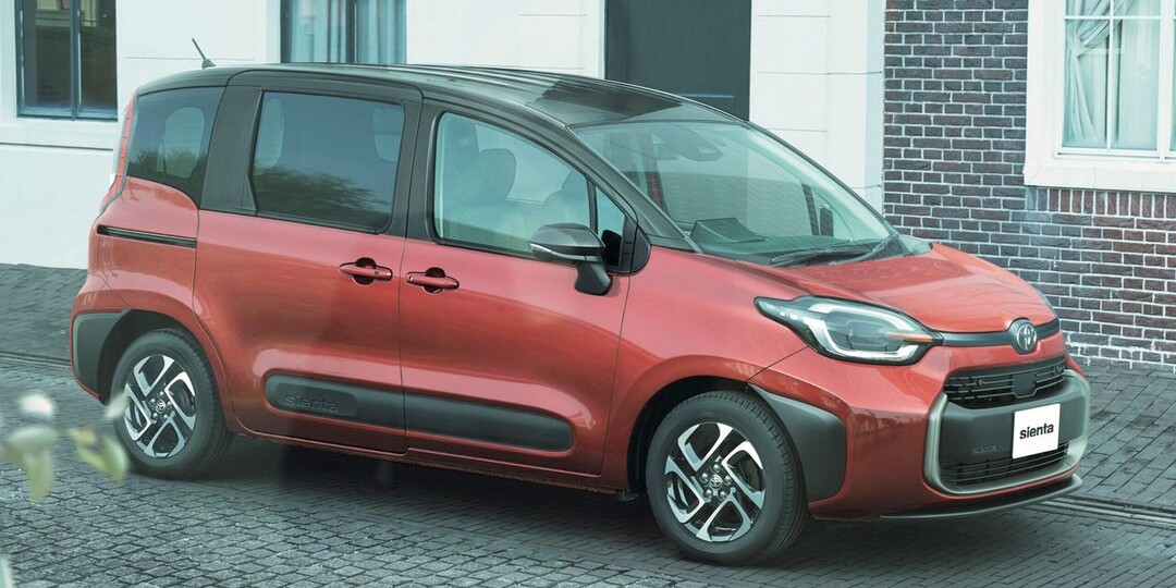 В России появилась в продаже новая недорогая семиместная Toyota японской сборки
