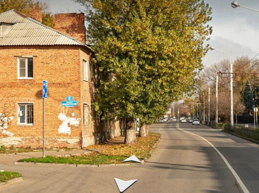    Аварийный дом №8 на Коммунистическом //Фото ЯндексКарты