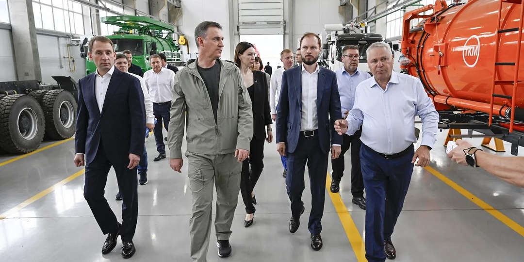 Патрушев отметил работу Виталия Королева по ускорению стройки очистных в регионе