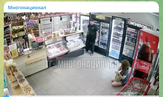 "Мою семью трогать нельзя": в Тольятти бородач ворвался за прилавок и устроил самосуд над продавщицей