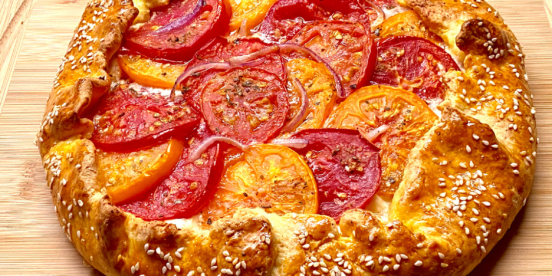 Творожная галета с помидорами и нежным сыром: вкуснее и быстрее любой пиццы