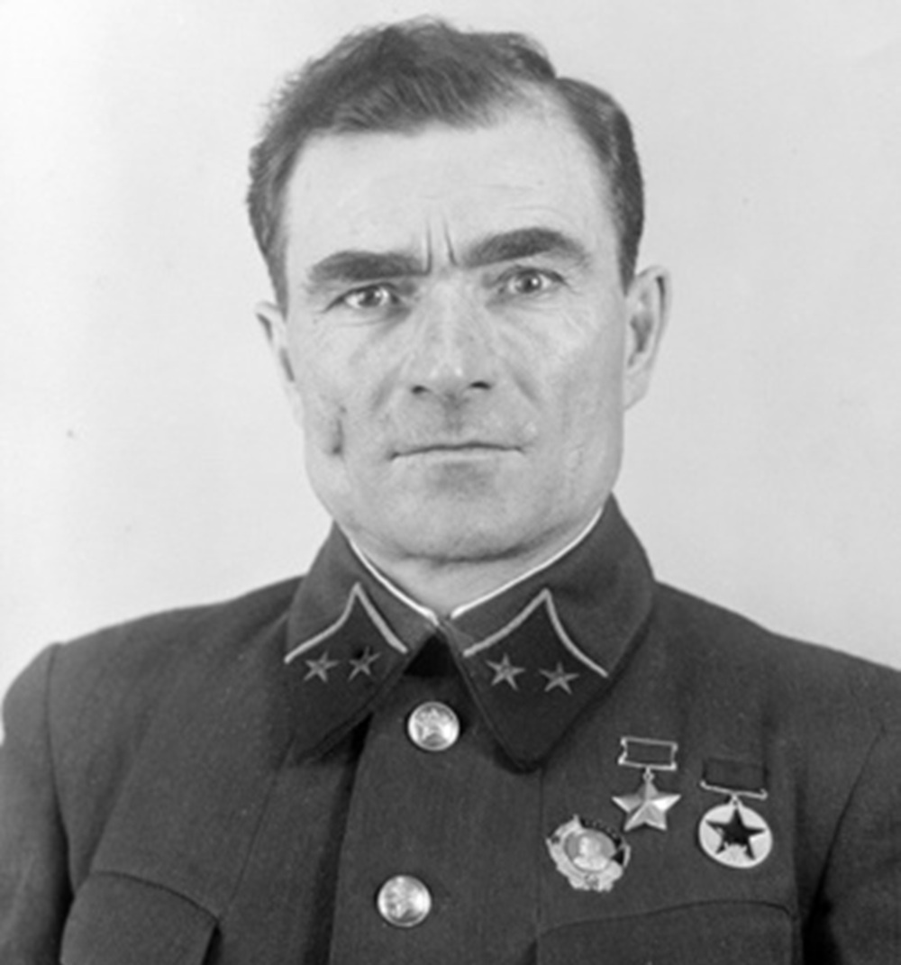 Герой Советского Союза Афанасий Васильевич Лапшов