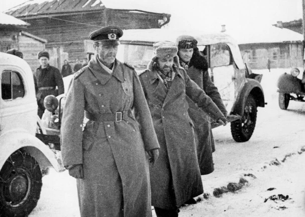 Как Паулюс и другие высокопоставленные фашистские офицеры жили в военном плену. Книга "Военнопленные генералы" Н.Пузырева