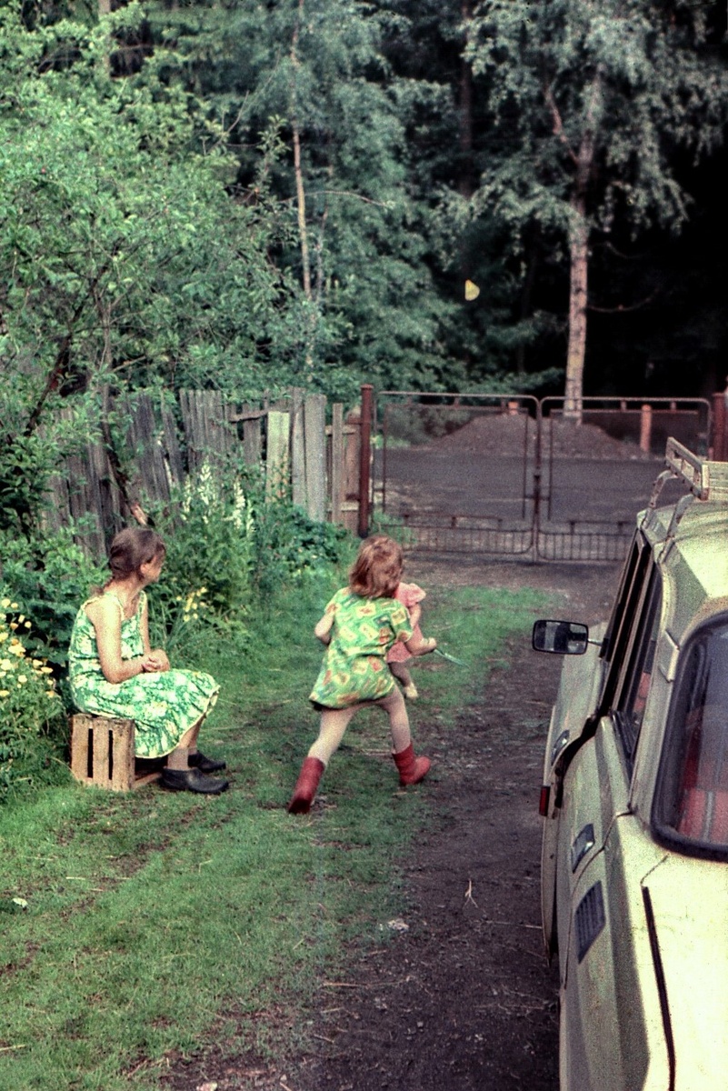 Наш Москвич, фото из личного архива на даче 1992 год