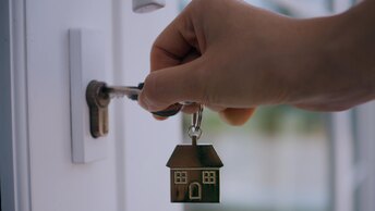 Жилье могут законно вскрыть без согласия собственника: условия