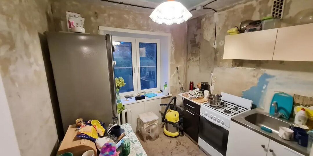 Эти 6 квадратов не узнать! Обновила кухню в хрущевке своими руками — до и после