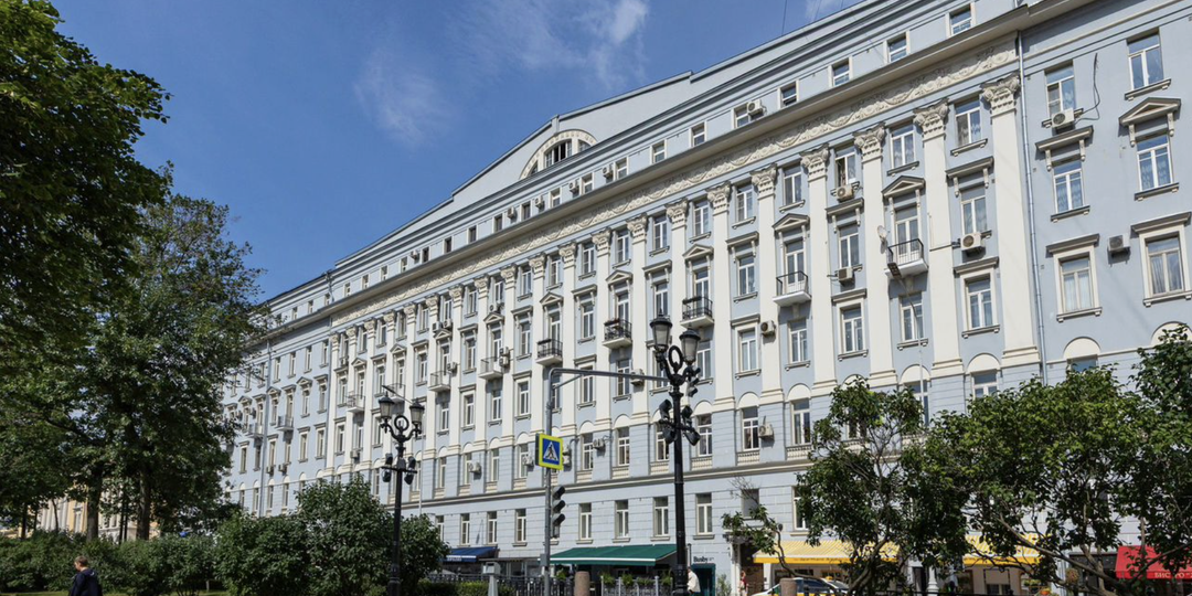 Четырёхкомнатная квартира музыканта в историческом доме Москвы