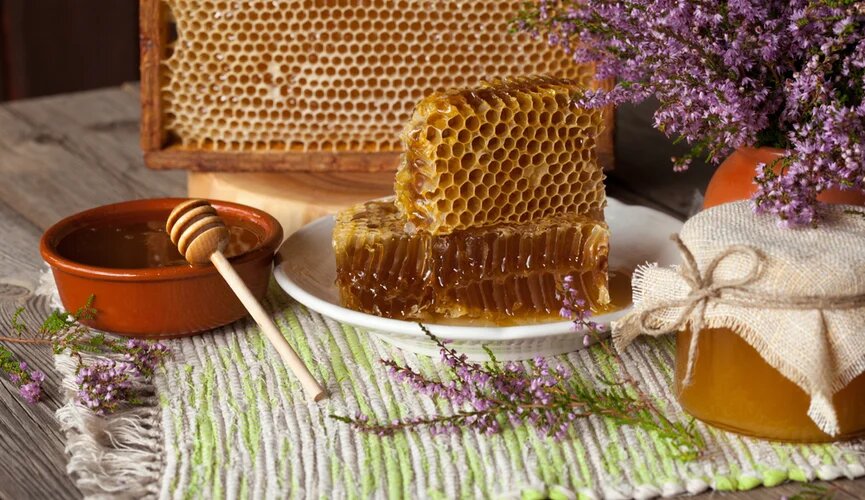Медовый Спас: что это за праздник и как его отметить?