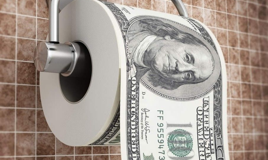 Доллар по 83: почему это бьёт по вашему кошельку и когда ждать $90
