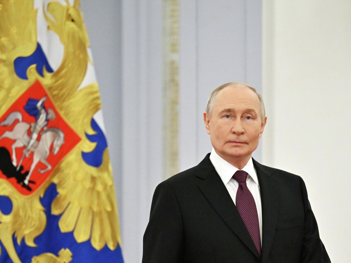    Президент РФ Владимир Путин выступает на встрече с выпускниками вузов силовых ведомств | © РИА Новости / Юрий Кочетков