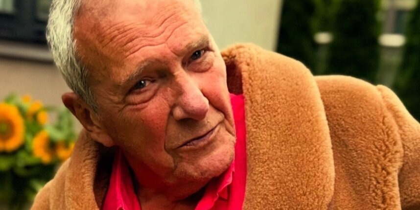 Эпатажный наряд 86-летнего Эммануила Виторгана в Латвии спровоцировал споры в сети
